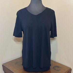 Chico’s The Ultimate Tee, V-neck shirt sleeve top, Black, Large, EUC